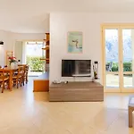E Giardino דירה *